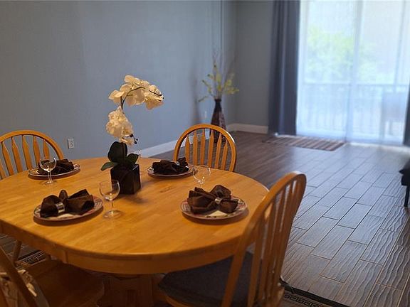 4th image of 809 RUSSELL LANE #323