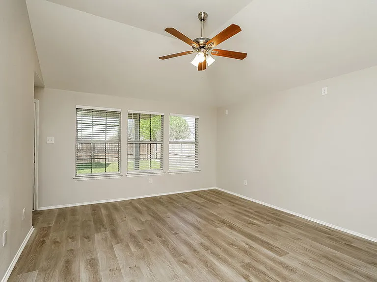8813 Sagebrush Trl — Photo 4