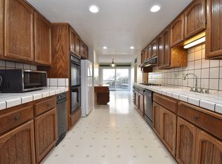 18616 Walnut Rd, Castro Valley, CA 94546