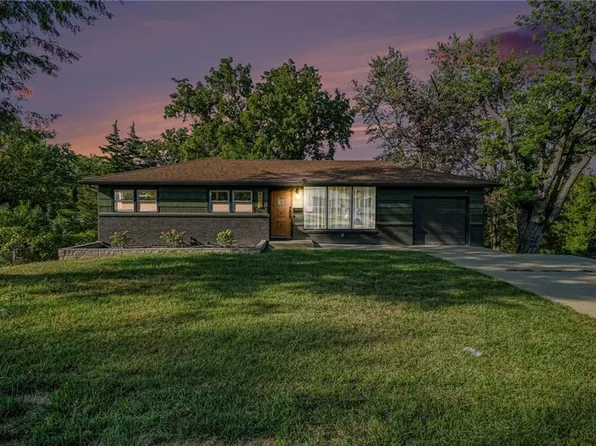 6126 Kimball Ave, Kansas City, KS 66104