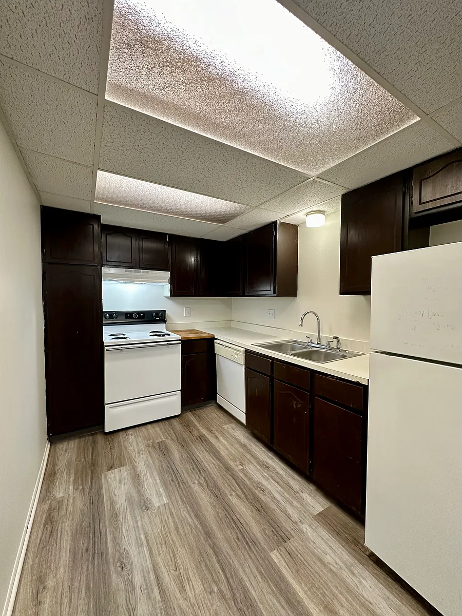 Building Photo - Coolspring Estates