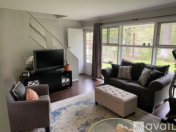 3rd image of 508 Fletcher Pl
