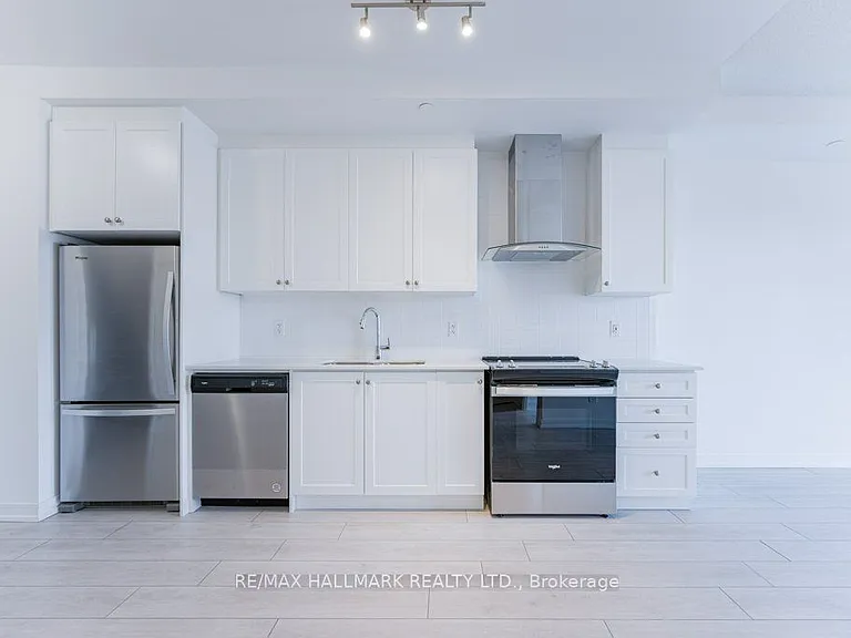 55 Duke St W #309 — Photo 4