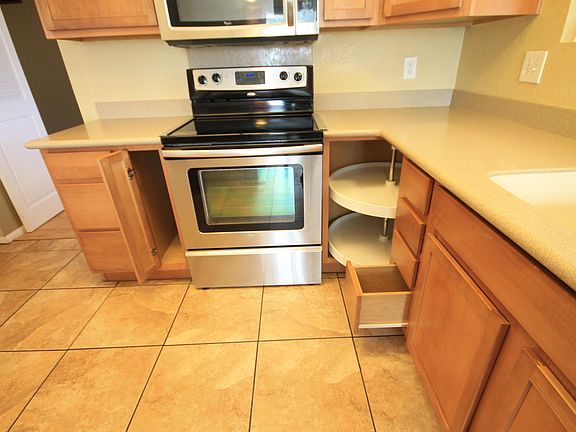 5th image of 2824 Oakmont Dr
