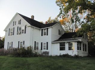 1310 W River Forest Dr, Mequon, WI 53092