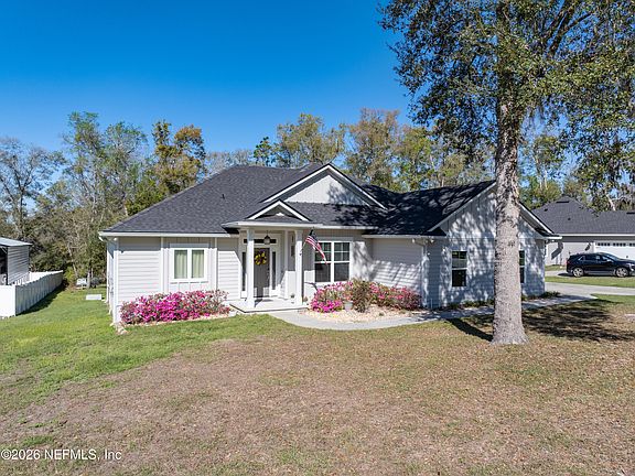 2nd image of 290 SW FIELDSTONE Court
