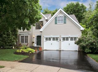 22 Windward Way, Red Bank, NJ 07701