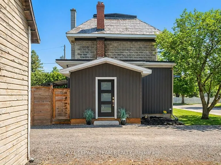 5529 Lion St — Photo 3