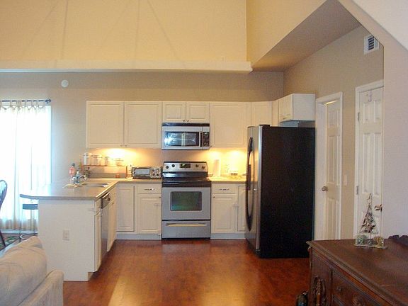 Spacious kitchen with appliances