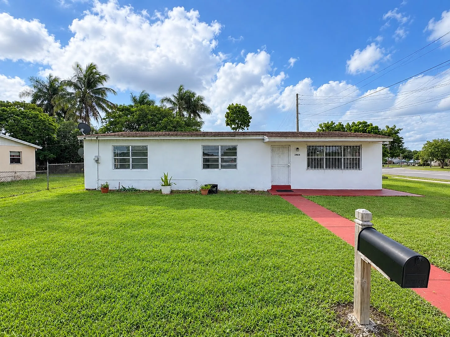 20620 NW 26 CT - 20620 — Photo 1
