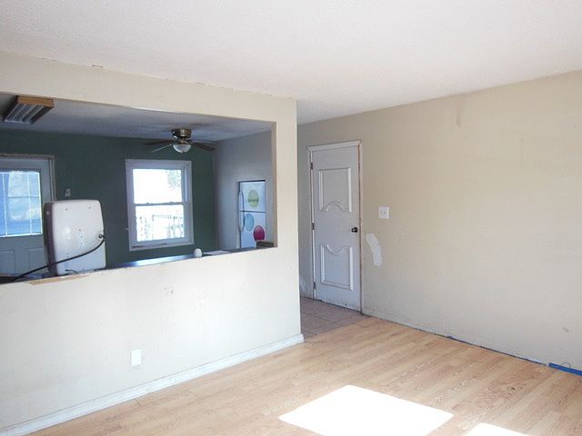 2nd image of 306 Laurel Ct