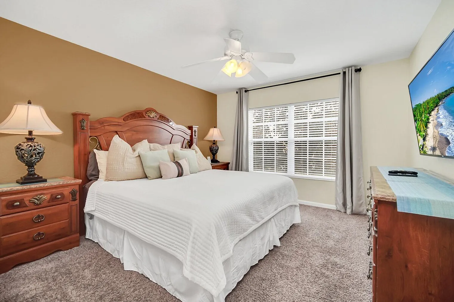 5 bed, 5.0 bath, 2303 sqft, $5,672 — Photo 4