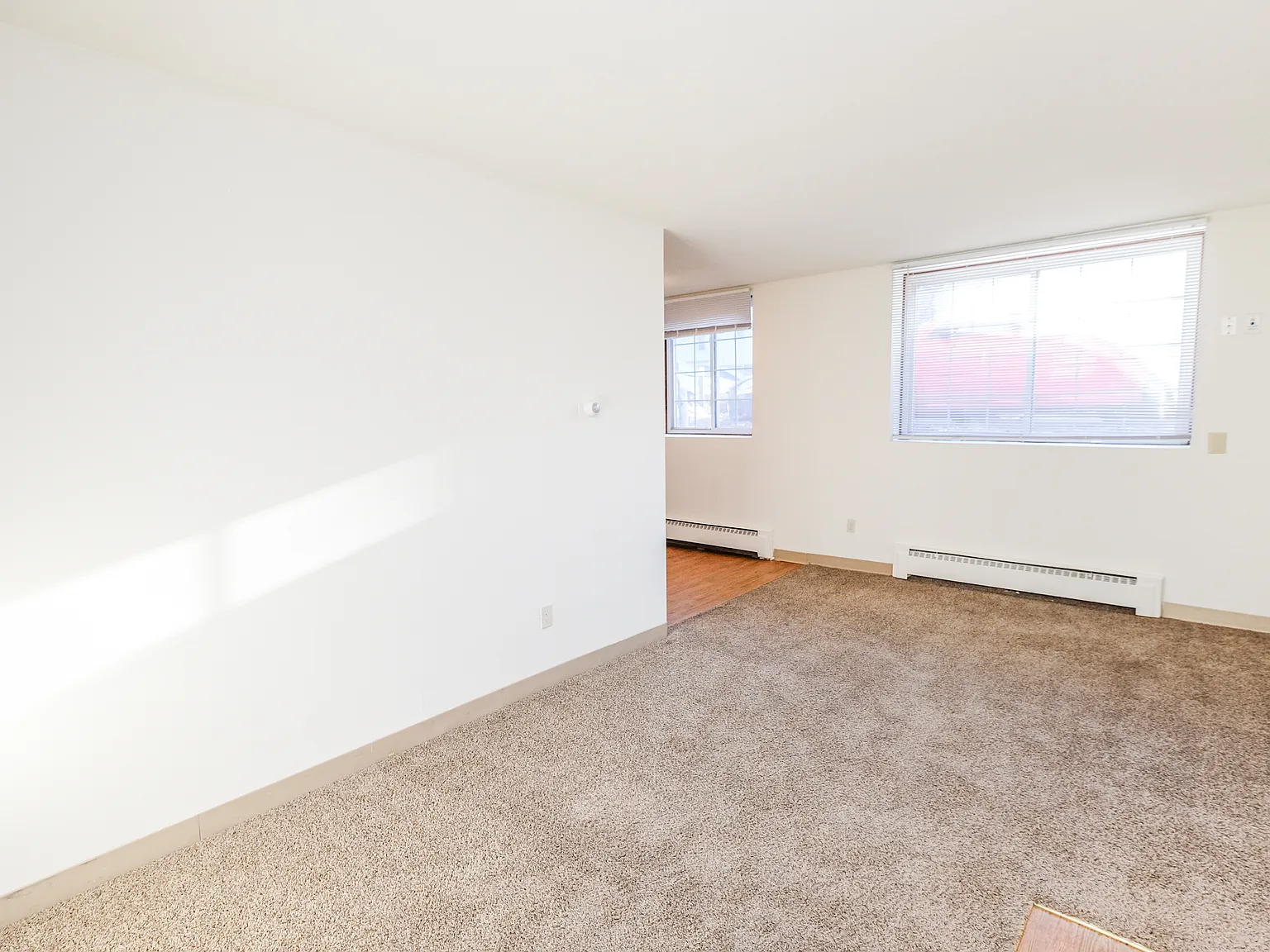 Emerson Apartments | 2537 — Photo 3