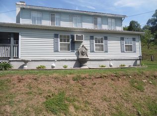 102 Conrad Rd, Palestine, WV 26160