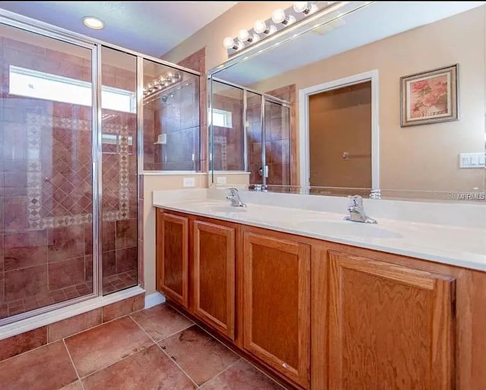 3 bed, 2.0 bath, 1405 sqft, $2,100 — Photo 4