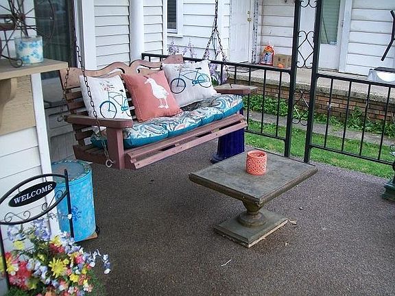 4th image of 225 E 6th Ave