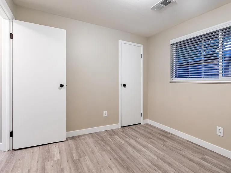 3418 N Cook St — Photo 7