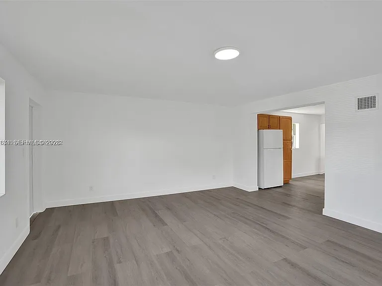 2804 SW 16th St — Photo 5