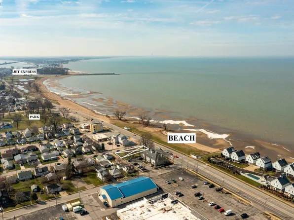 1506 E Perry St, Pt Clinton, OH 43452