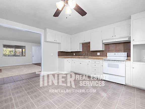 3rd image of 6328 Dundee Dr