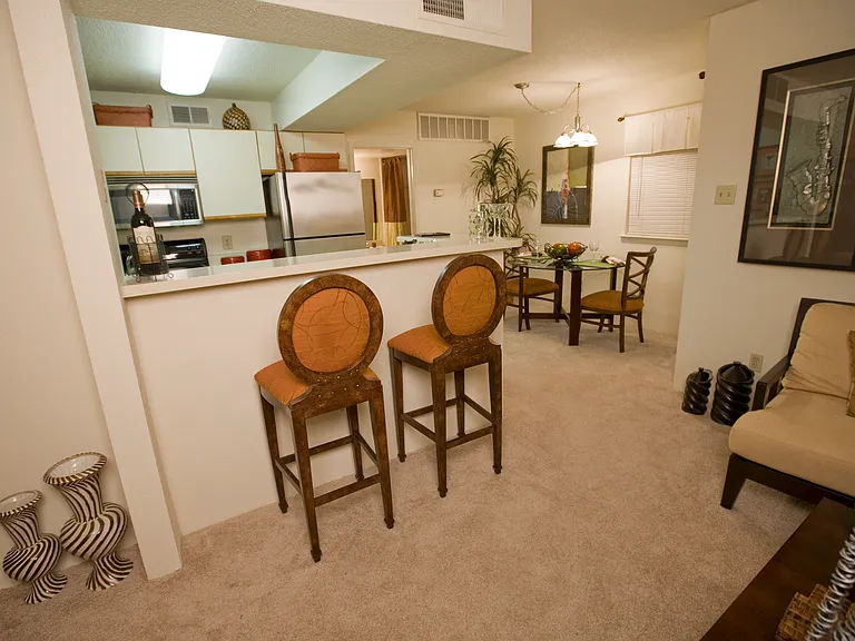 Riverview Villa Apartments — Photo 17