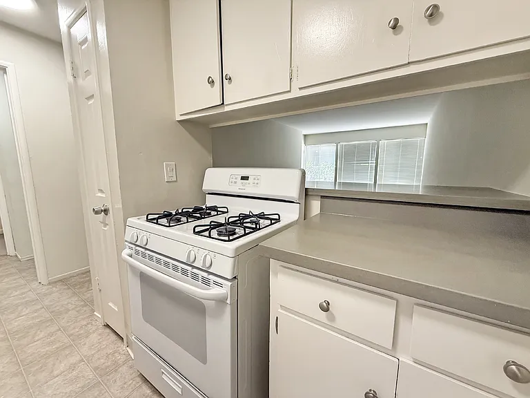 3600 Dimond — Photo 9