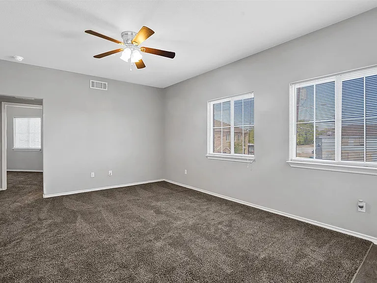 609 Meadow View Ct #102 — Photo 11