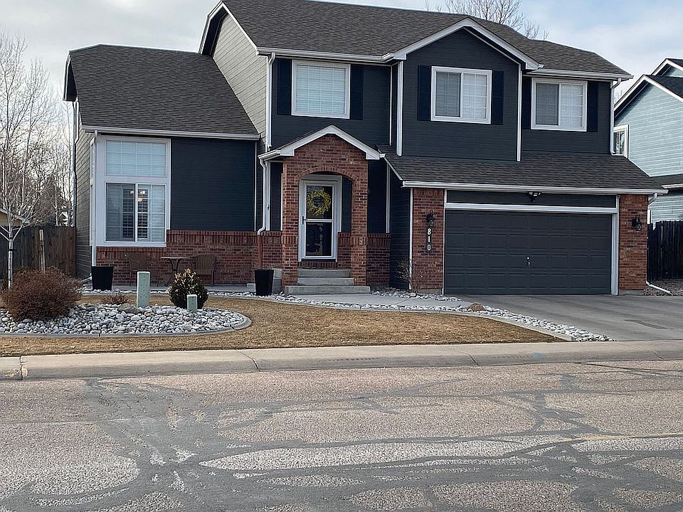 1st image of 810 Pine Dr