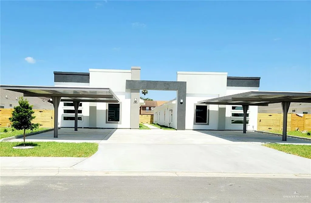 Building Photo - 2202 S Sports Dr #3