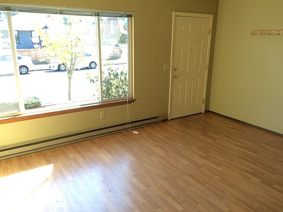 3rd image of 5505-5509 NE 12th Ave #5507
