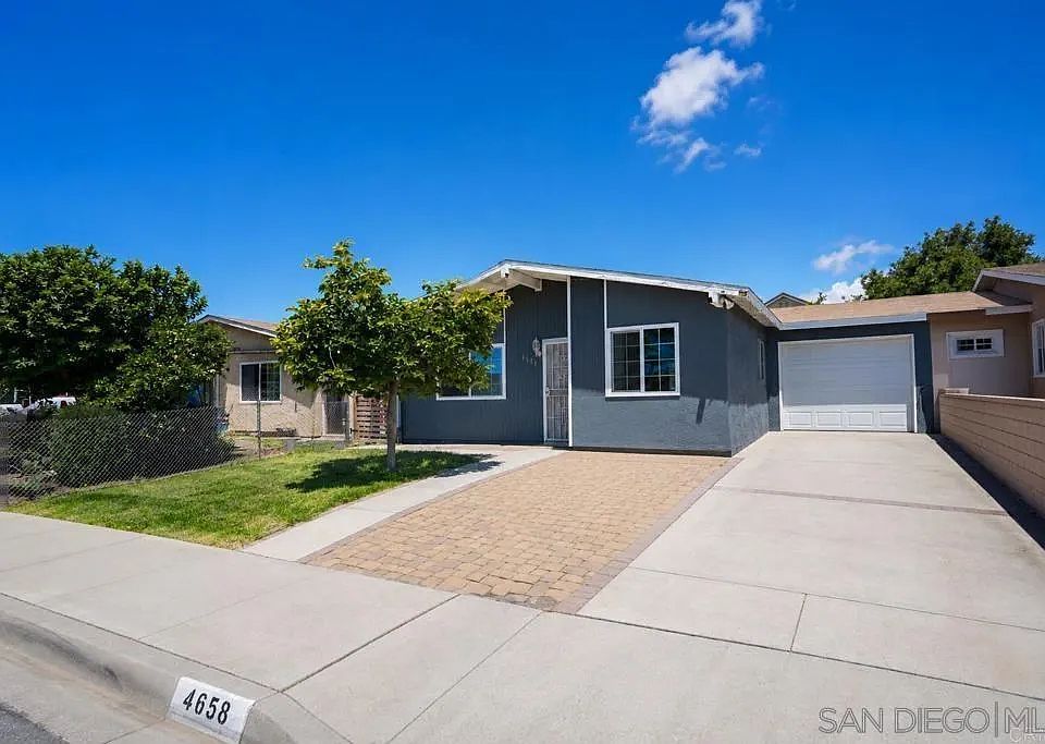 1st image of 4658 Calle Del Palo