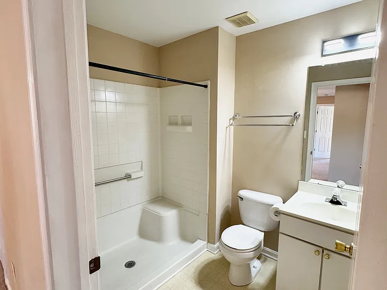 2015 Gov Thomas Bladen Way #204 — Photo 12