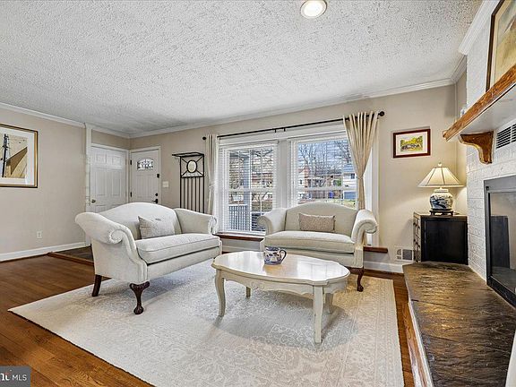 4th image of 3220 Blueford Rd