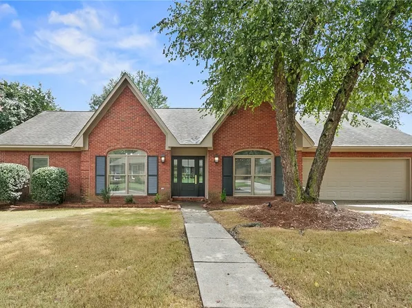 2011 Brandon Pkwy, Tuscaloosa, AL 35406