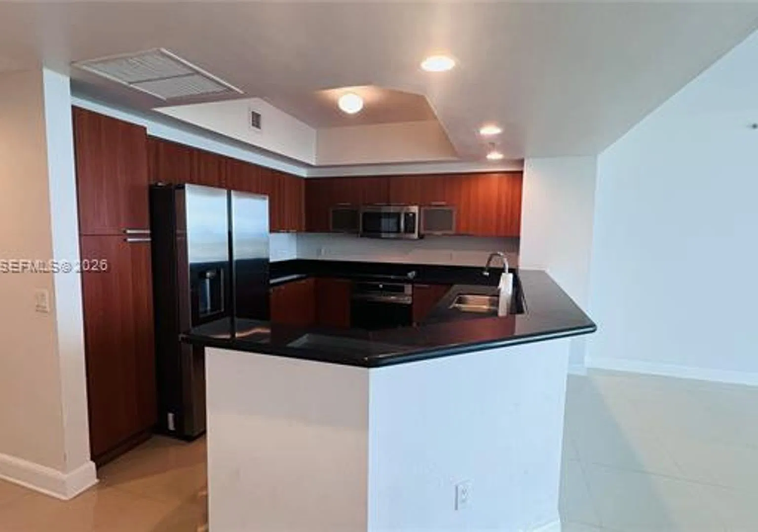 15051 Royal Oaks Ln cu-2302, North Miami, FL 33181 — Photo 1
