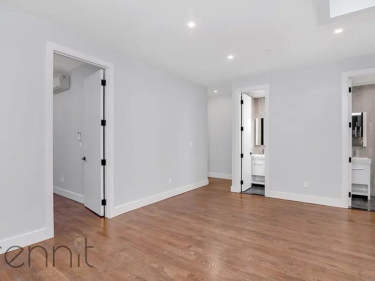 311 Wilson Ave #3R — Photo 2