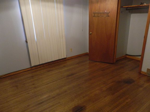 4th image of 2392 Bridgeport Dr
