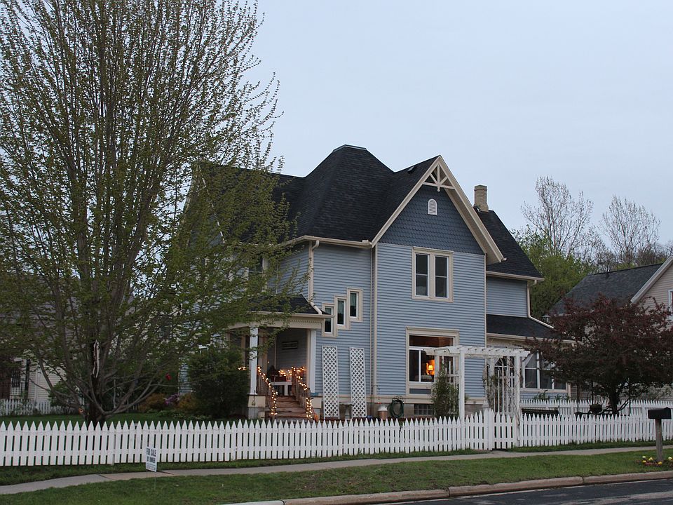 1st image of 617 N Central Ave
