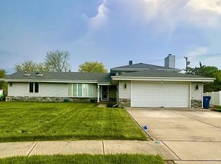 9540 Wildwood Dr, Highland, IN 46322