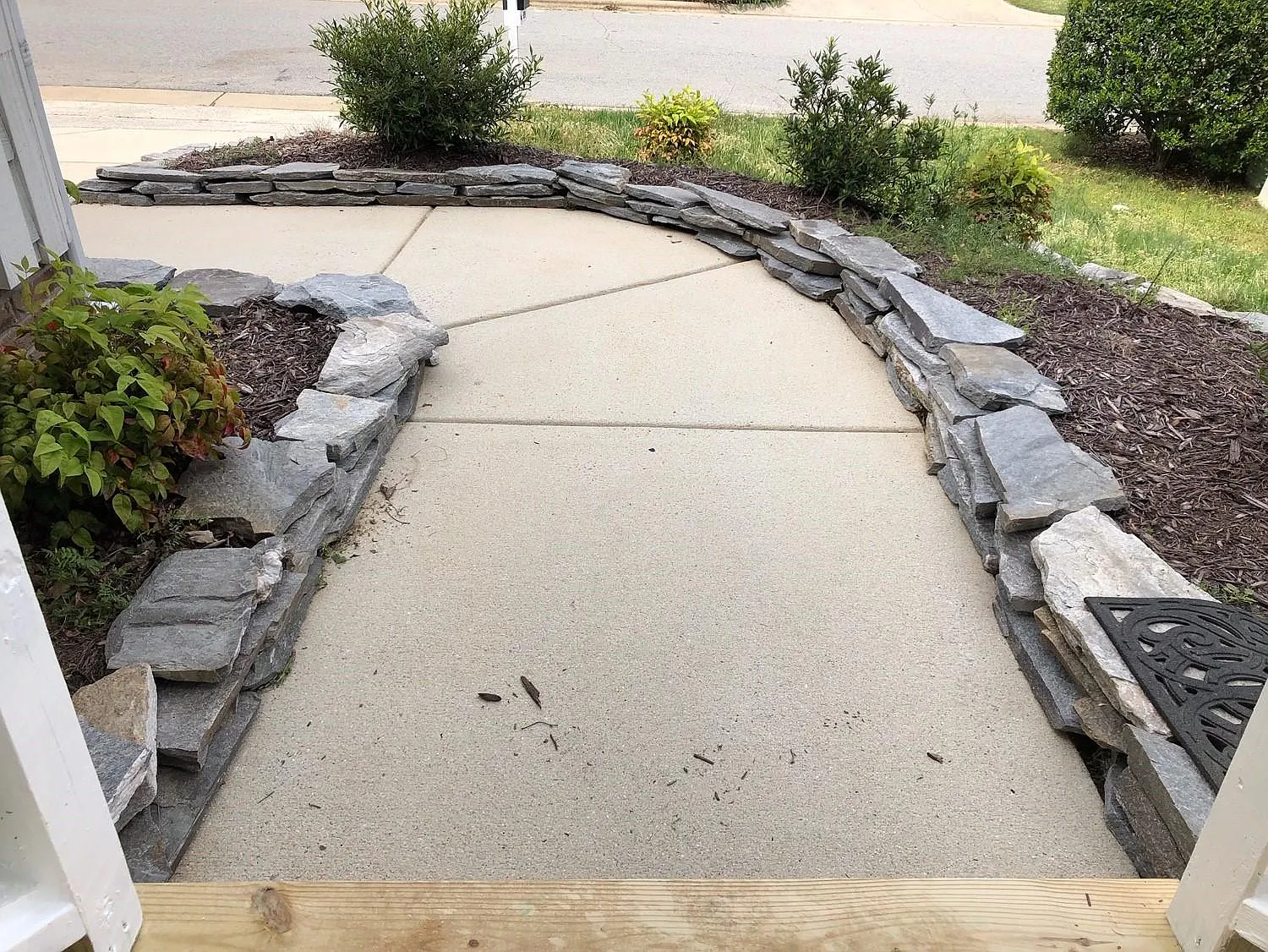 208 Abbey Oak Ln — Photo 4