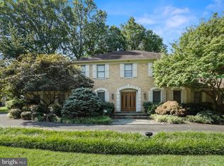 10912 Roundtable Ct, Rockville, MD 20852