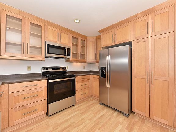 3rd image of 1600 W Green Tree ROAD #225