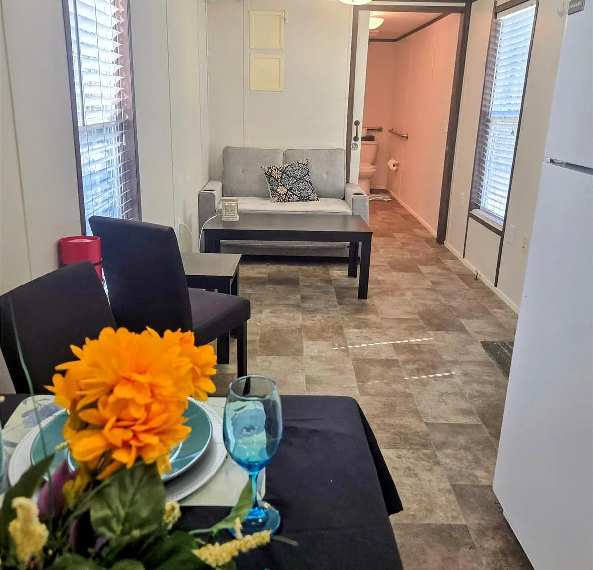 1 bed, 1.0 bath, 400 sqft, $910 — Photo 3