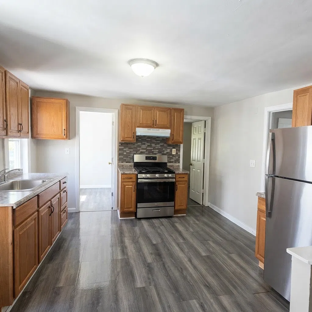 5 bed, 2183 sqft, $2,750 — Photo 2