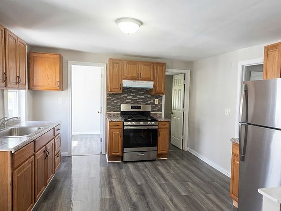 2nd image of 46 Liberty St #2B