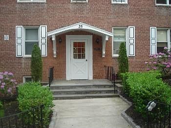 1st image of 38 Laurel Pl APT 6J