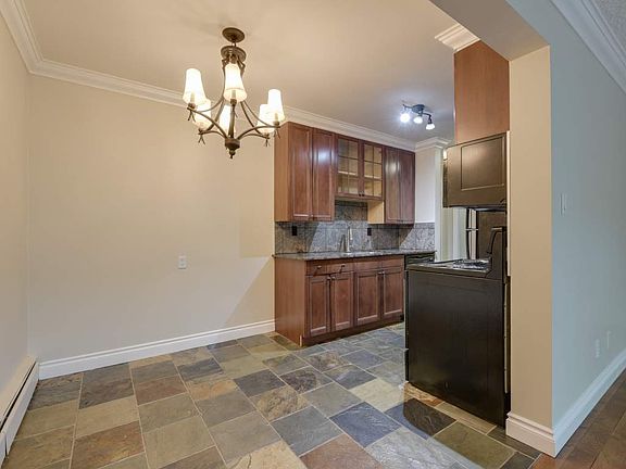 5th image of 10225 117th St NW