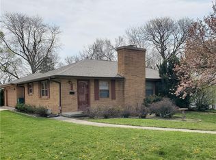 933 12th St, West Des Moines, IA 50265