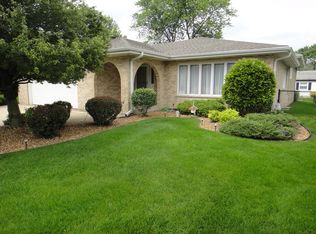 16716 Kara Ct, Oak Forest, IL