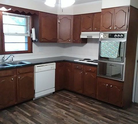 3rd image of 404 Peacher St